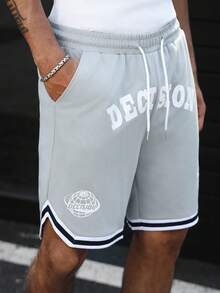 SLATEMANN Pantalones cortos casuales y versátiles para uso diario con cordón en la cintura y estampado de letras y números para hombres - Gris Claro - Ver 5