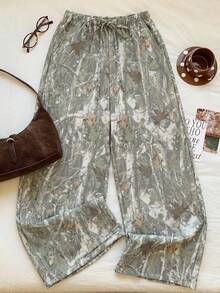 SHEIN EZwear Quần nữ dáng rộng cạp thấp in họa tiết cành cây rằn ri phong cách retro, quần short suông, món đồ không thể thiếu cho mùa tựu trường. - Nhiều màu - Xem 6