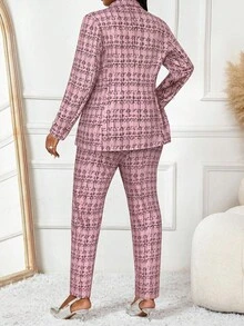 Fleurora 秋冬优雅黑色针织翻领纽扣长袖大码蓬松外套 - 粉色 - 查看 2