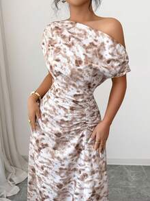 SHEIN Elenzya Vestido asimétrico de hombro con cintura fruncida y estampado todo sobre - Multicolor - Ver 5
