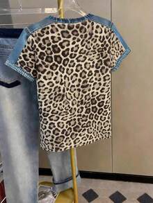 Resyla Camiseta de manga corta de cuello redondo con estampado de leopardo, corte regular para mujer - Multicolor - Ver 2