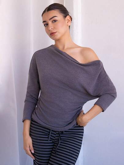 Andrea Bello 灰色针织斜肩休闲通勤上衣，秋季