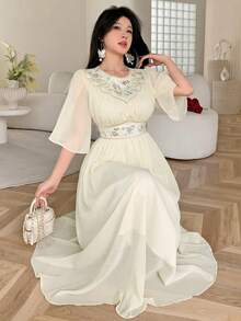 Feyla New Retro Design Embroidered High Waist Slimming Elegant Romantic Vacation Dress - Pale Yellow - View 3