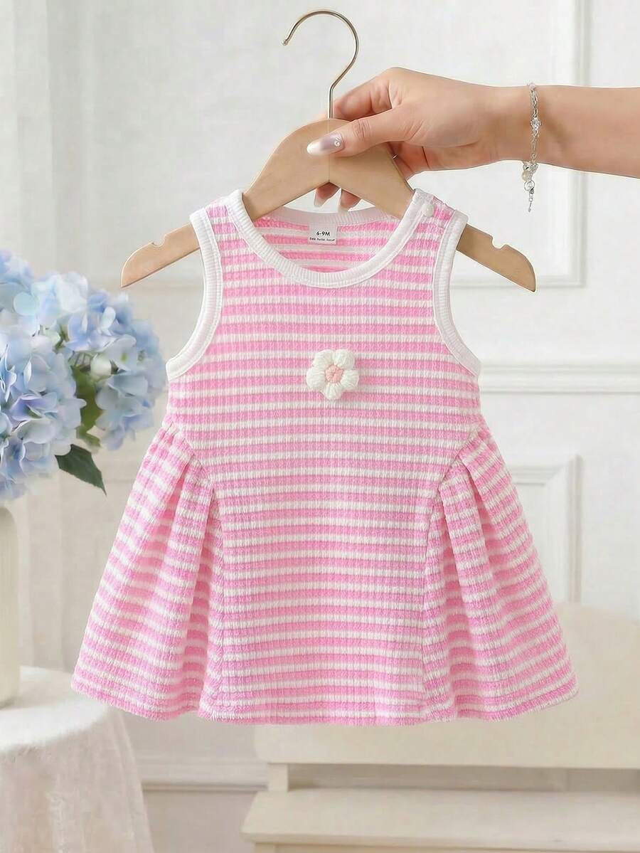 SHEIN 男女宝宝0-3岁3D小花粉色条纹休闲连衣裙，甜美可爱，适合四季日常穿着、度假或作为宝宝外套。