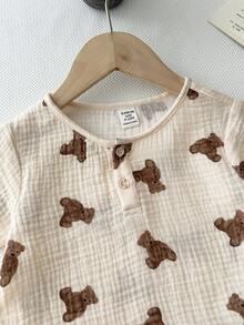LMoss Kids Bộ 2 món cho bé trai gồm áo thun ngắn tay và quần short kaki lưng thun in hình gấu hoạt hình dễ thương, thích hợp cho mùa hè. - Nhiều màu - Xem 4
