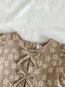 SHEIN Vintaside Kids 女婴衬衫，采用独特的印花面料，乡村度假风格，可爱时尚，适合春夏穿着，带有蝴蝶结装饰。 - 杏色 - 查看 6