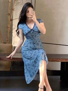 DAZY Đầm nữ dài ngang gối cổ chữ V phối màu hoa nhí, thích hợp cho lễ Phục Sinh. - Màu xanh lam - Xem 6
