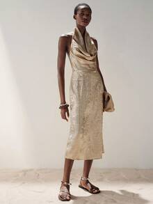 Aveloria Modichic 欧美风春夏新款时尚百搭金箔特殊面料深V领收腰长款无袖连衣裙 - 金色 - 查看 4