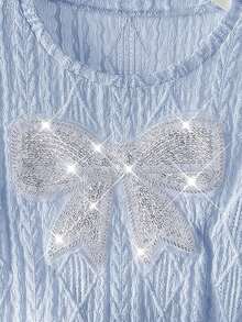SHEIN Camiseta de niña preadolescente de manga raglán suelta, cuello redondo, texturizada, con bordado y decoración de lazo de cuentas, de color azul claro para primavera/verano - Celeste - Ver 4