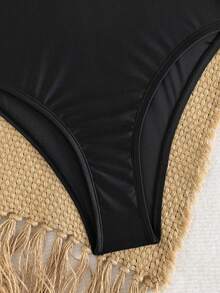 ROMWE Goth Eleganter schwarzer Badeanzug für Damen, einfarbiges minimalistisches Design, gepolsterter Push-Up-BH, Unterbügelunterstützung, dünne Träger, offener Rücken mit Twist-Detail, ausgeschnittene Brust, Schleifenrücken, schlankend & schmeichelhaft, geeignet für Urlaub, Strand, Party, Frühling/Sommer - Schwarz - Übersicht 9