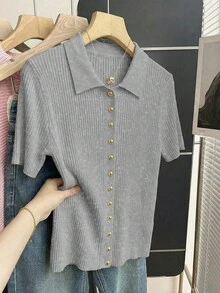 SHEIN Franclia Nueva camisa polo de verano casual, suelta, versátil, minimalista, elegante y suave. Adecuada para la oficina, el trabajo, el transporte. Diseño de botones metálicos, ajuste slim, modesto, unisex. Cárdigan extremadamente simple para mujer - Gris - Ver 8