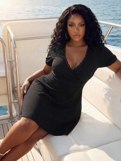 Veslaya 2026春夏大码女装音乐节、复活节、西部风、游牧风、生日派对、毕业典礼、上学、日常休闲、度假、邮轮、海滩、日光浴、潮流、街头、婚礼宾客、通勤、早午餐、机场、派对、活动、优雅鸡尾酒会、晚礼服、黑色深V领短袖裹身A字迷你连衣裙