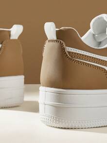 CUCCOO EASI 时尚厚底系带休闲女鞋，防水鞋头，适合秋冬季节穿着，迎接新年假期，尽显秋冬休闲风情。 - 卡其色 - 查看 4