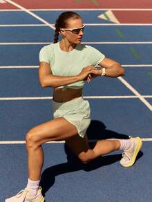 GLOWMODE 4英寸 VitalSwift 速干超轻中腰抽绳反光跑步短裤，内置防臭内裤拉链口袋，适合高强度运动跑步训练 - 綠色 - 查看 8