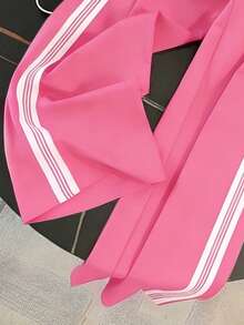 SHEIN Franclia Camiseta de manga corta con cuello redondo de ajuste regular + Pantalones de pierna recta con bolsillos en diagonal - Rosa - Ver 3
