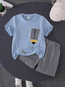 SHEIN Streecool Kids 两件套男童学院风刺绣铅笔裤及条纹休闲短裤，夏季百搭，适合上学、日常出行、度假、休闲、日光浴、返校季等场合。 - 淺藍色 - 查看 7