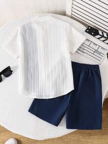 SHEIN Mirajuku Bộ 3 món cho bé trai tuổi thiếu niên: Áo sơ mi trắng phối họa tiết hoa tương phản, quần trắng ống rộng phối họa tiết tương phản và khăn quàng cổ. - Màu xanh hải quân - Xem 2