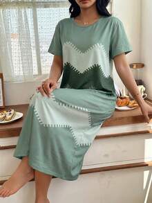 SHEIN Gaun Tidur Wanita Lengan Pendek Kasual dengan Motif Gelombang Digital - Hijau - View 4