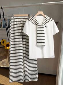 SHEIN 2 piezas Conjunto deportivo informal para niñas preadolescentes, blusa de manga corta suelta con bordado + pantalones, versátil para uso diario, en casa y en la escuela - Blanco y Negro - Ver 9