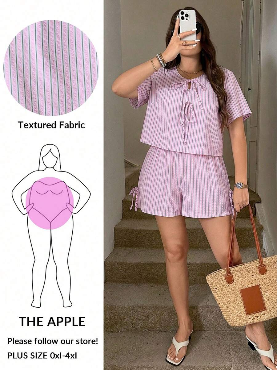Comfylo Bộ 2 món kẻ sọc cỡ lớn dành cho nữ, bộ đồ kẻ sọc màu hồng, bộ đồ đi học, áo sơ mi thắt nơ phía trước kiểu công sở, phối cùng quần short, phù hợp với dáng người đầy đặn, phù hợp cho dịp đi học, bộ đồ hai mảnh mùa thu cho nữ, trang phục nữ phong cách retro, bộ đồ mùa hè, bộ quần short và áo sơ mi, bộ đồ kẻ sọc, bộ đồ đi nghỉ mát, bộ đồ lễ hội âm nhạc. Trang phục thiết yếu hàng ngày và ngoài trời, thanh lịch và thời trang cho việc đi làm, trang phục hai mảnh đơn giản và thời trang cho nữ, trang phục mùa hè cho nữ, vải họa tiết hoa ba chiều, để mặc hàng ngày, bộ đồ hai mảnh Ngày của Mẹ cho nữ, bộ đồ phối hợp mùa hè cho nữ, bộ quần short và áo sơ mi cỡ lớn cho nữ, bộ quần short cho nữ, trang phục đi nghỉ mát mùa hè cho nữ, bộ đồ kẻ sọc cho dáng người đầy đặn, bộ quần short cho nữ, bộ đồ kẻ sọc phối hợp cho nữ, bộ đồ mùa hè cho nữ. Bộ áo và quần short kẻ sọc đi nghỉ mát dành cho nữ, bộ quần short đi nghỉ mát cho nữ, bộ trang phục đi nghỉ mát 2 mảnh cho nữ, trang phục thường ngày.