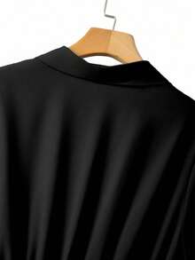 GlowEve CURVE 大码女士优雅无袖圆领纽扣装饰A字连衣裙，夏季通勤装，毕业典礼、节日、情人节、音乐节等场合皆宜 - 黑色 - 查看 5