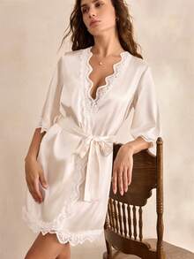 Charlaine 女士缎面蕾丝系带睡袍 Luxeloungewear，秋冬款 - 米色 - 查看 2