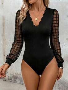 SHEIN Clasi Blusa in rete trasparente con maniche a palloncino e bordo di perle, abbinata a body nero - nero - Visualizzare 1