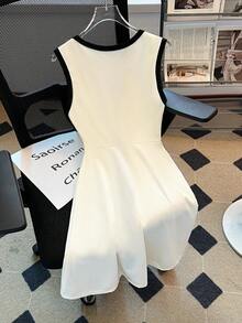 SHEIN Franclia Women's Summer Black And White Elegant Tea Party Color Block Square Neck Sleeveless Mid-Length Knit Dress,Stretchy Ribbed Bowknot Metal Button Detail - White - View 2