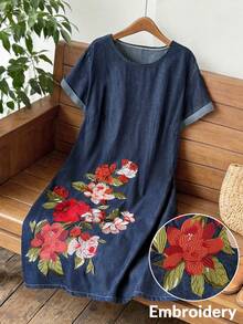 Rusticease Plus Size Floral Embroidered Round Neck Short Sleeve Denim Dress - Blue - View 6