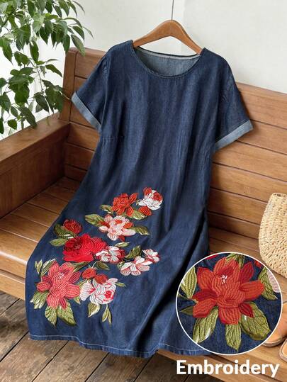 Rusticease 大码花卉刺绣圆领短袖牛仔连衣裙