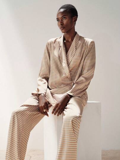 Aveloria Modichic Conjunto de traje de mujer de chaqueta holgada y pantalones rectos, de material satinado elegante y lujoso, con hombreras anchas y cuello cruzado, para uso casual y de oficina