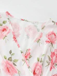 SHEIN PETITE 女士玫瑰印花V领A字短袖连衣裙，优雅百搭，适合日常、度假、通勤、情人节、约会、法式街头风、复古风、派对等场合，白色底色搭配粉色玫瑰图案，早春/春夏新款长裙 - 彩色 - 查看 6