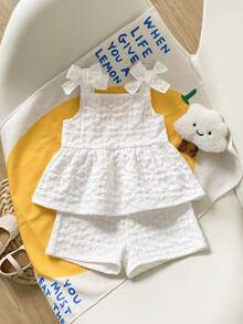 SHEIN Playful Pals 2件套女婴幼儿/新生儿0-3岁休闲日常可爱度假条纹蝴蝶结装饰吊带背心+短裤套装，春夏款 - 白色 - 查看 3