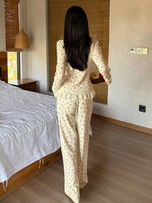 DAZY 2件套女士花卉蕾丝荷叶边宽松直筒长裤睡衣套装，春季睡衣 - 黃色 - 查看 2