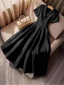 GlowEve CURVE 大码女士优雅无袖圆领纽扣装饰A字连衣裙，夏季通勤装，毕业典礼、节日、情人节、音乐节等场合皆宜 - 黑色 - 查看 1