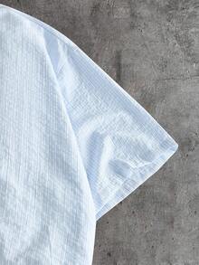 AXEPEAK Camisa casual de manga corta con botones y rayas de letras para hombres - Azul - Ver 4