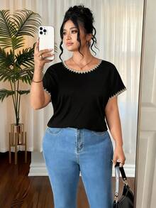 Elenzga Camiseta feminina plus size com renda floral, estilo casual, para encontros e deslocamentos diários, versátil para primavera/verão. - Preto - Ver 1