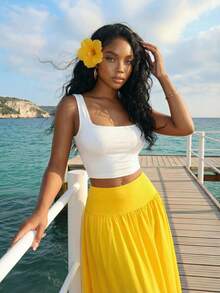 Slaydiva Conjunto feminino de duas peças para primavera/verão 2026, composto por regata cropped branca canelada com decote quadrado e saia longa amarela em formato A. Ideal para o dia a dia, férias, viagens, encontros, casamentos, como convidada de casamento, praia, estilo country, nômade, casual, aeroporto, brunch, volta às aulas e boho-chic. - Multicolorido - Ver 4