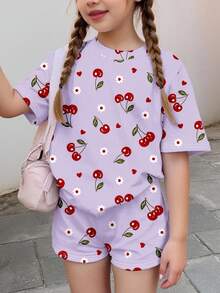 奶油紫色可爱樱桃爱心印花，复古休闲度假风可爱Y2K，少女休闲简约短袖短裤两件套，适合夏季、春季和夏季外出穿着，轻松舒适，时尚女孩，休闲装，儿童印花服装，别致，新潮，返校季，观点，休闲，Y2K服装，开学季服装 - 彩色 - 查看 1