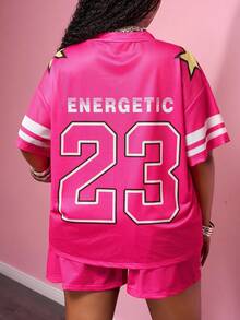 SHEIN CURVE+ 尺码 US22 适合音乐节、海滨度假、波西米亚风女式时尚街头休闲通勤数字字母印花 V 领网眼透气 T 恤和短裤套装，夏季舒适套装，适合大码女装 - 玫紅色 - 查看 8