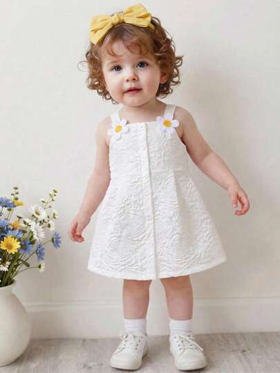 SHEIN Playful Pals 1pc Baby Girl White Jacquard Sleeveless Dress, With A Row Of White Buttons In Front, Decorated With Two 3D White Rose Flowers On The Shoulders, Fitted A-Line Silhouette And Square Straps, Vintage Yet Elegant, Suitable For Parties, Celebrations, Holidays, As Well As Spring/Summer Outings And Back To School