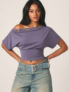 MISSGUIDED Women Grommet Detail Short Sleeve Crop T-Shirt With Decorative Metal Eyelets And Relaxed Fit Design For Casual Summer Styling - Red Violet - View 5