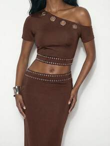 SHEIN ChicEase قميص قصير مضلع نسائي بقصة ضيقة مع زخرفة حلقات معدنية، بأسلوب شارع جذاب وأنيق، لون بني، مناسب لموسم الصيف وحفلات الموسيقى - بني - مشاهدة 5