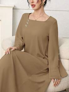 Yasmyna Kaftan & Jalabiya Wanita Warna Hijau Mint dengan Hiasan Pita Tekstur Buatan Tangan - Khaki - View 7