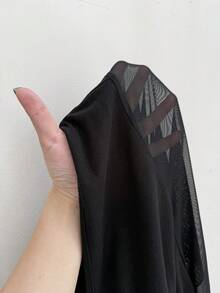 CovetEZ 大码女式时尚V领黑色T恤 - 黑色 - 查看 6