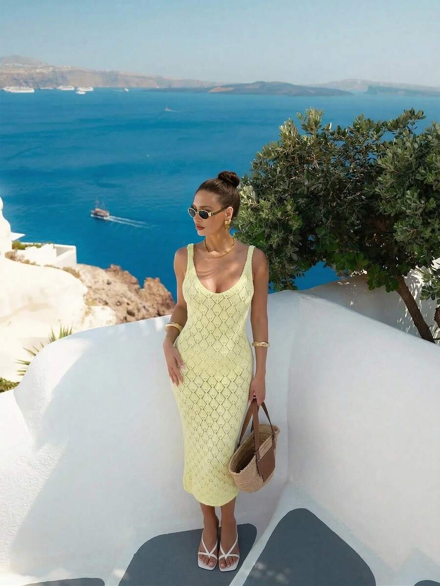 Selianne Gaun Rajut Panjang Pas Badan Berpotongan V-Neck Tanpa Punggung dengan Detail Lubang di Bagian Belakang, Warna Kuning Muda, Musim Semi/Panas