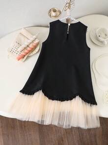 SHEIN Elladie kids 女童春夏新款简约优雅连衣裙，浅桃色3D蝴蝶结缎带，黑色梭织面料拼接浅桃色网纱不对称下摆无袖连衣裙，适合年轻女孩，简约优雅的女士风格，适合日常、上学、外出、度假等春夏穿着。儿童连衣裙，蓬蓬裙，女童连衣裙，黑白儿童连衣裙，蝴蝶结连衣裙，黑白女童连衣裙，幼儿女童夏季服装。柔软连衣裙。 - 黑色 - 查看 2