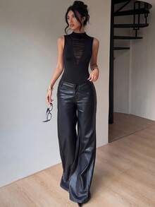 Rafferiza 性感优雅的V领透视网纱拼接褶皱无袖T恤，适合春夏穿着 - 黑色 - 查看 3