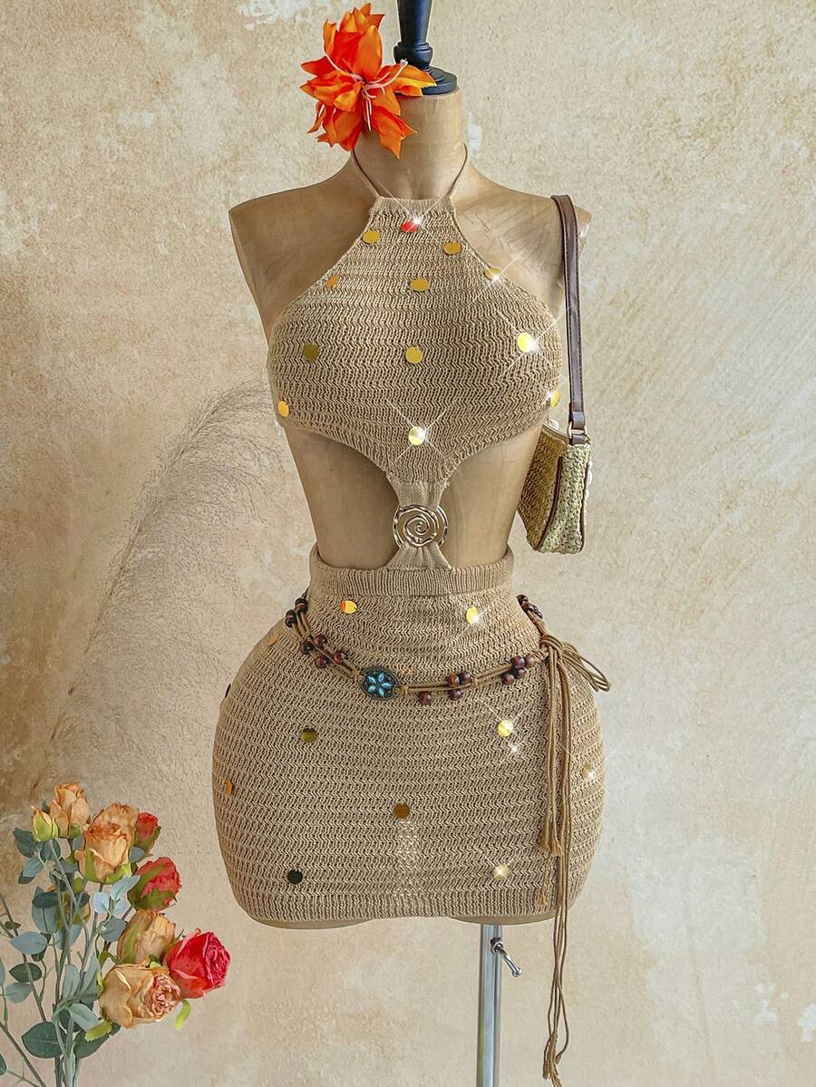 Soleia 性感露背吊带亮片镂空腰部金属装饰紧身毛衣连衣裙，波西米亚风，度假风，秋季女装，复古风，节日 - 卡其色 - 查看 1