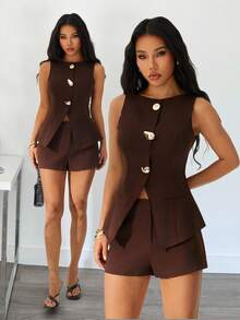 SHEIN PETITE Conjunto de dos piezas elegante, sencillo, sofisticado, de moda, para ir al trabajo, urbano, moderno y casual para mujer con hebilla metálica, chaleco y pantalones cortos en color marrón. - Marrón - Ver 2